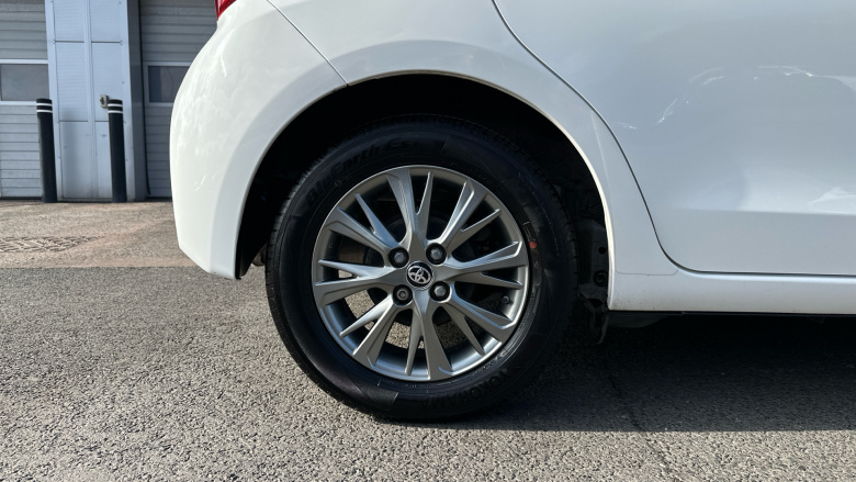 Toyota Yaris 1.5 VVT-i Icon 5dr Petrol Hatchback